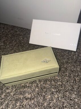 AUTHENTIC Van Cleef & Arpels Light Green Velvet Jewelry Box